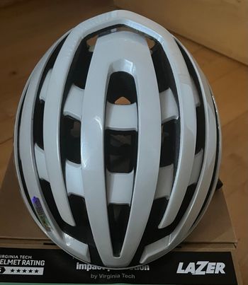Used Helmet Z1 full white KinetiCore Helmet 2024 bike