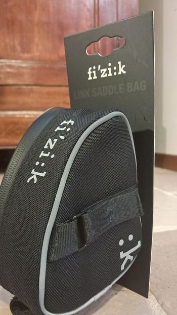 Fizik, Link Saddle Bag
