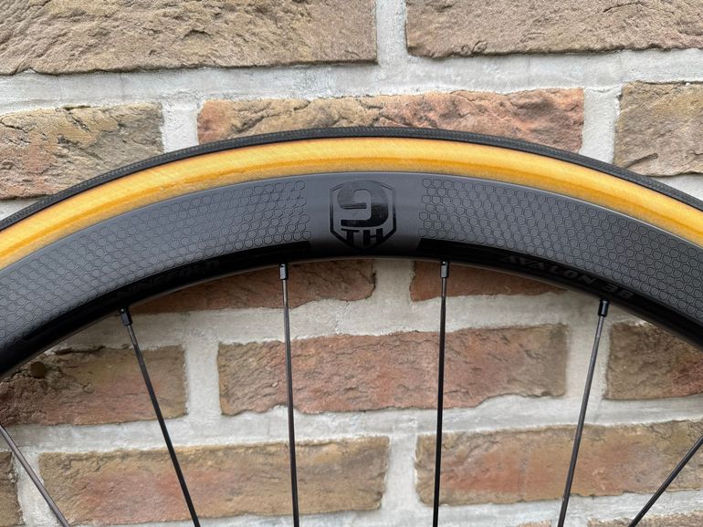 Used 9th Wave Avalon 354 Avalon ninefold bike — image 2 of 5