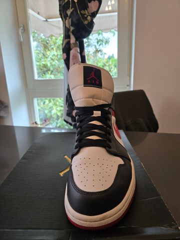 Jordan 1 Mid bike usato — immagine 4 di 4