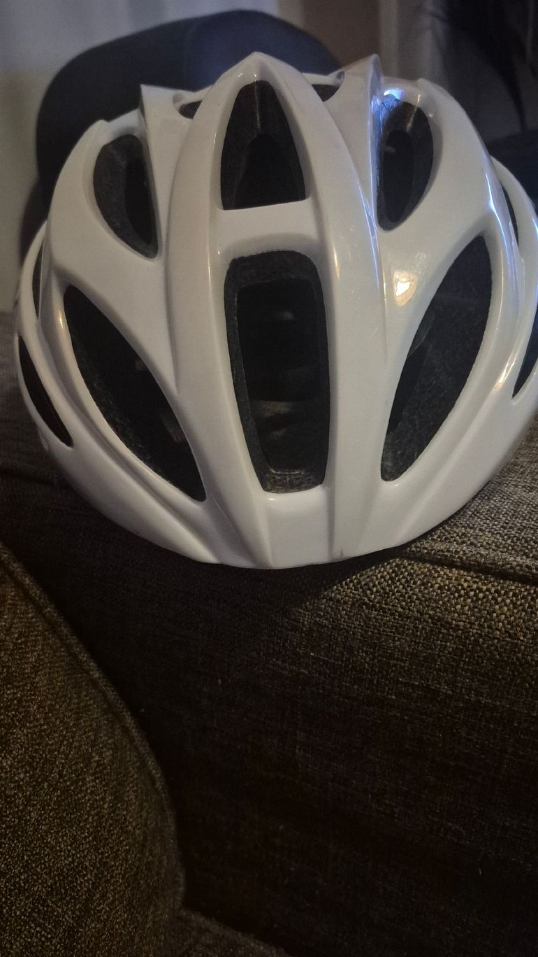 Used cairbull Bike Helmet 2022 bike — image 2 of 5