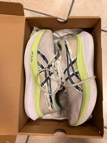 Asics, magic speed 4