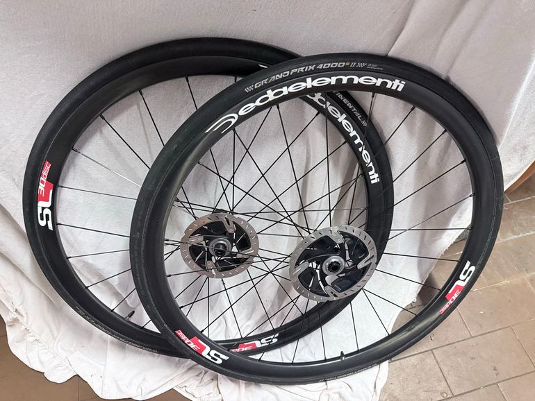 Used Deda Elementi CARBON SL 30 DB DISC 2019 bike — image 1 of 12