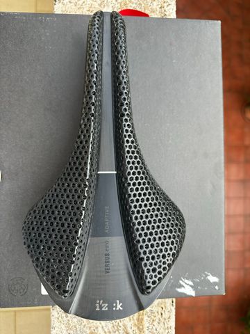 Used Fizik Versus Evo Adaptive Saddles & Seatposts