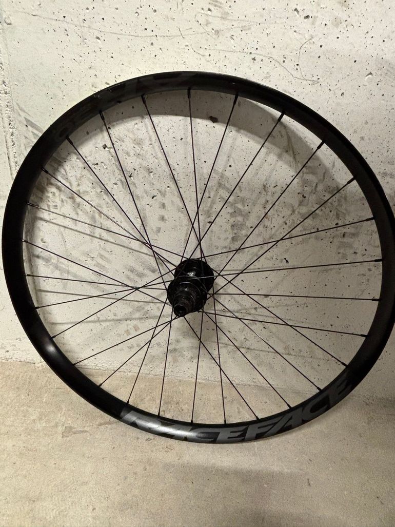 Used Race Face Arc 30 2023 bike — image 3 of 5