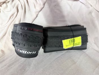 Used Vittoria Terreno Dry Gravel Endurance 2026 bike — image 3 of 3
