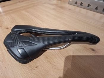 Used Selle Italia X-LR Superflow Saddle bike — image 2 of 4