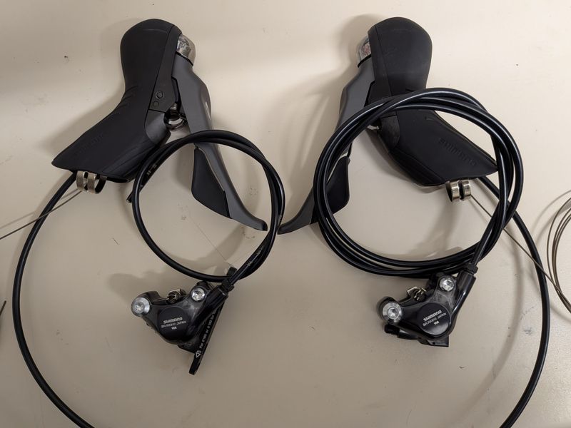 Used Shimano GRX ST-RX810 11-speed Drivetrain & Pedals