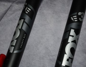 Used Fox 36 FLOAT 29" PERFORMANCE E-Bike 160mm Fork bike — image 3 of 4