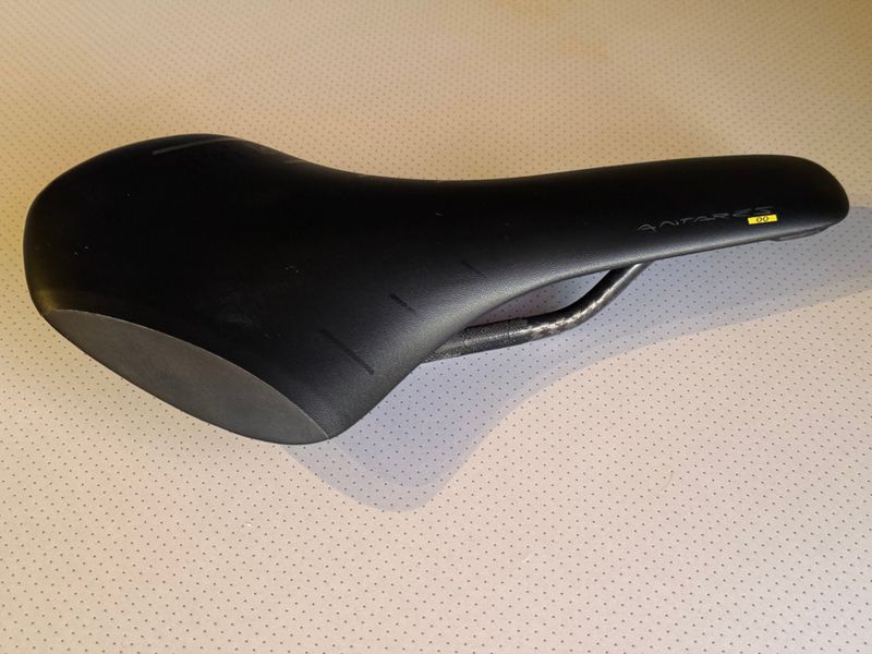 Brugt Fizik Antares 00 Carbon Saddles & Seatposts