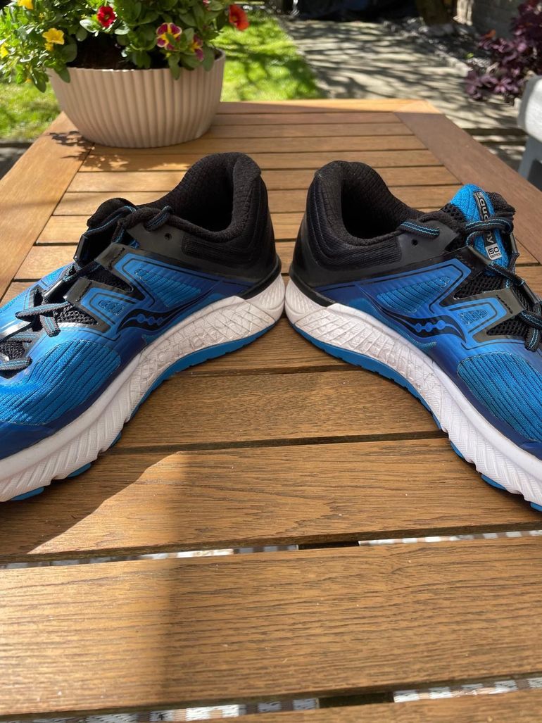 Used Saucony Everun Running Shoes 2017 bike — image 3 of 5