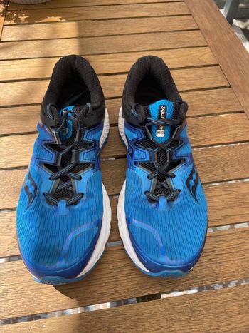 Used Saucony Everun Running Shoes 2017 bike — image 2 of 5
