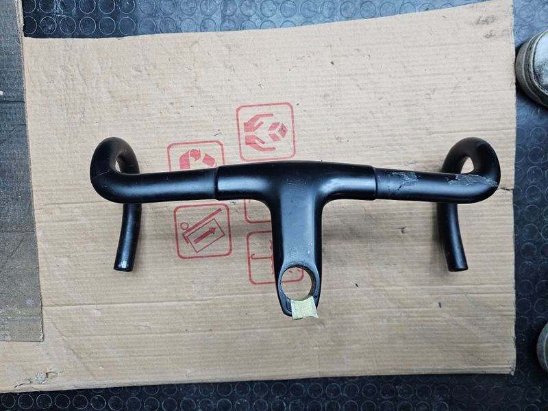 Canyon H31 ergocockpit cf bike usato — immagine 2 di 3