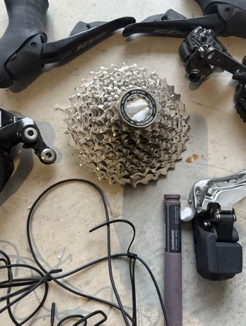 Shimano, 105 Di2 R7100 12-speed Groupset