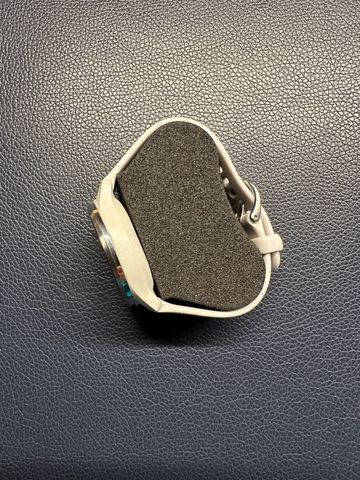 Used Garmin Venu 2S GPS Smartwatch bike — image 3 of 12