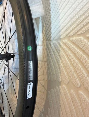 Used No brand Carbon Wheels 2026 bike — image 7 of 9