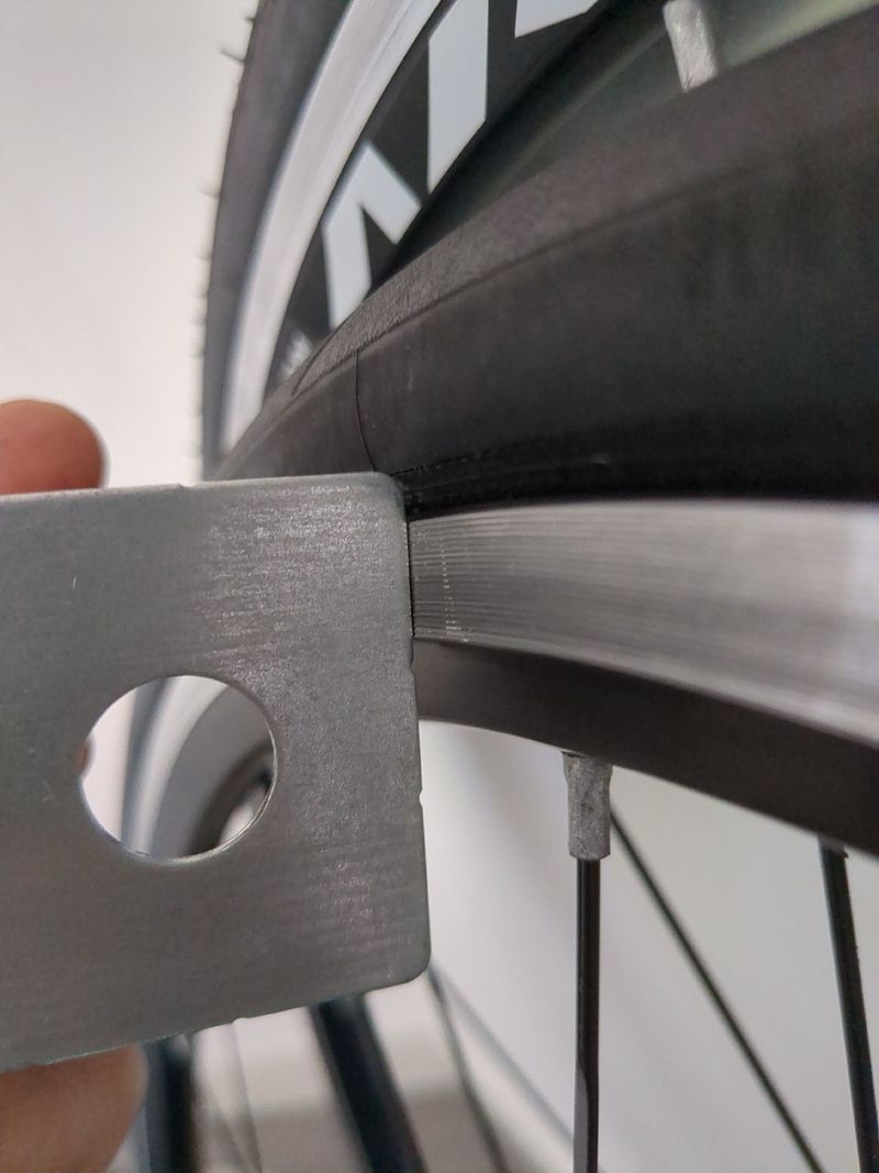 Używany Mavic Aksium Wheelset 2025 bike — zdjęcie 6 z 6