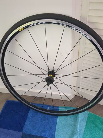 Używany Mavic Aksium Wheelset 2025 bike — zdjęcie 5 z 6