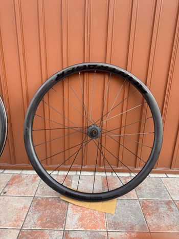 Used Bontrager Aeolus Elite 35 TLR Disc Road Wheel 2023 bike — image 3 of 7