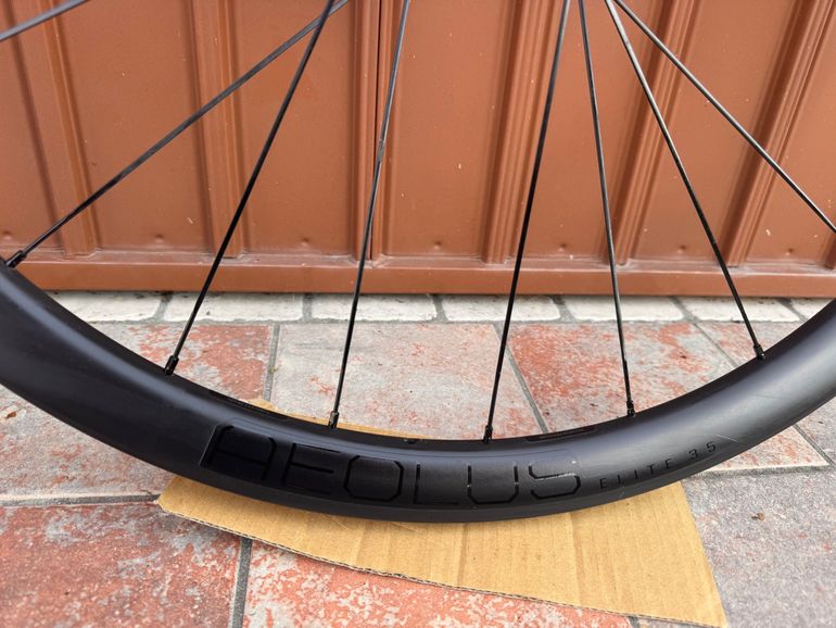 Used Bontrager Aeolus Elite 35 TLR Disc Road Wheel 2023 bike — image 5 of 7