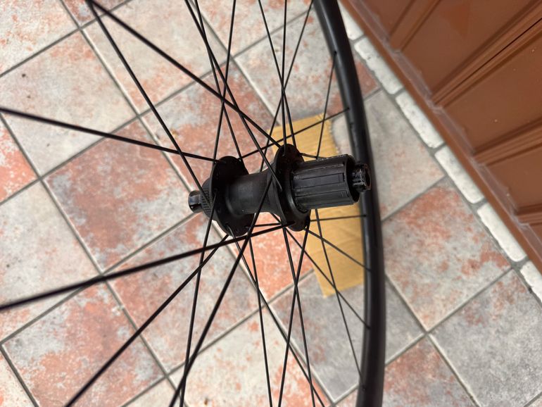 Used Bontrager Aeolus Elite 35 TLR Disc Road Wheel 2023 bike — image 6 of 7