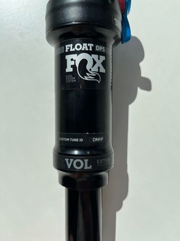 Used Fox FLOAT DPS Performance 210x52.5 2019 bike — image 4 of 5