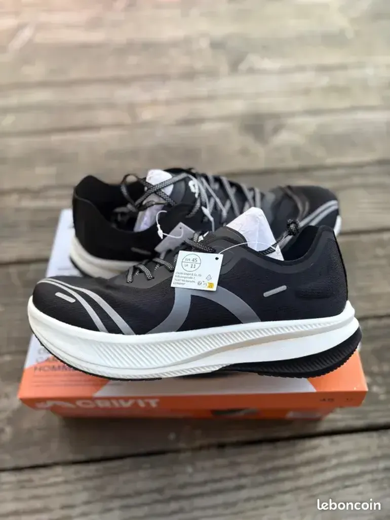 Used crivit Running shoes with carbon plate Noir bike — image 1 of 3