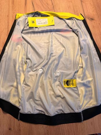Used Yellow b. The Swarm Jersey 2025 bike — image 6 of 8