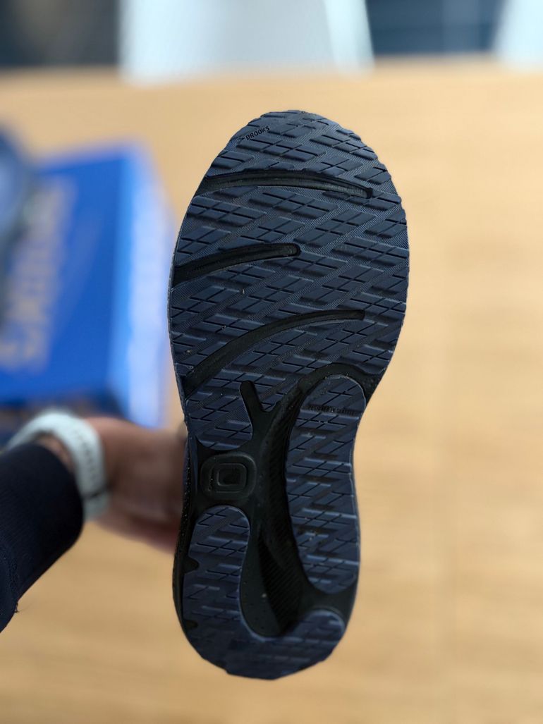 Used Brooks Adrénaline GTS24 Gore Tex 2025 bike — image 3 of 5
