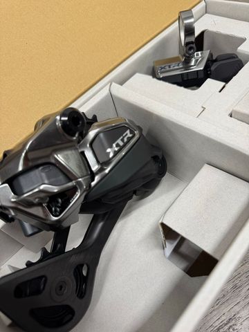 Używany Shimano XTR Di2 M9250 Groupset 2026 bike — zdjęcie 1 z 2