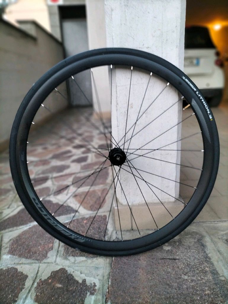 Used Merida expertise 2021 bike — image 2 of 5