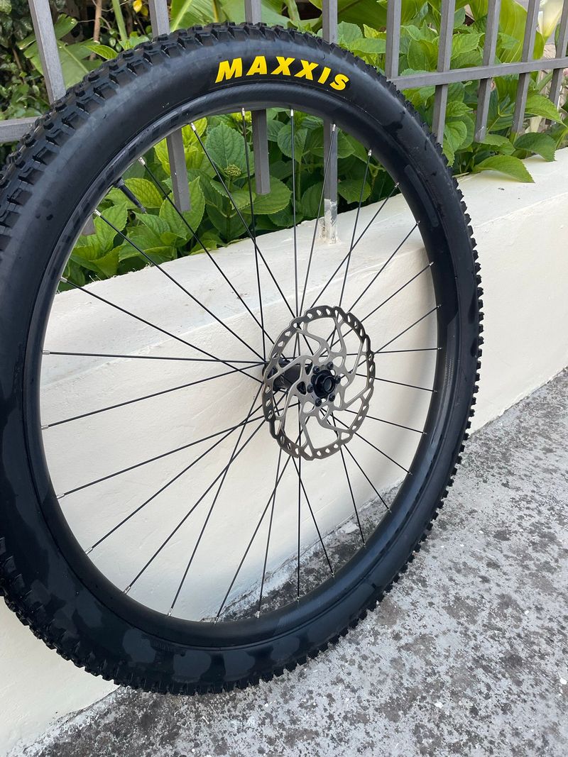 Used Syncros Silverton 2.5 Wheelset 2025 bike — image 2 of 10