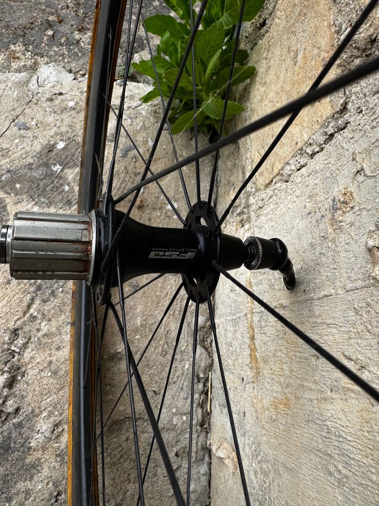 Used Fsa RD 400 2012 bike — image 3 of 5