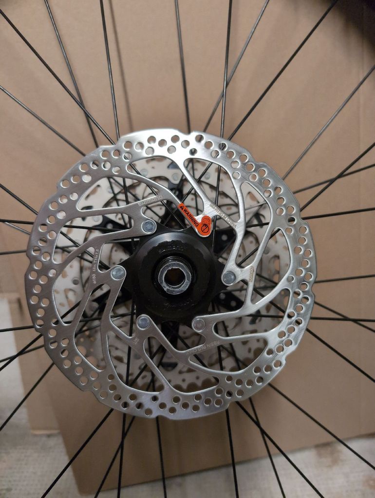 Used Shimano Centerlock 180mm Rotor 2025 bike — image 2 of 3