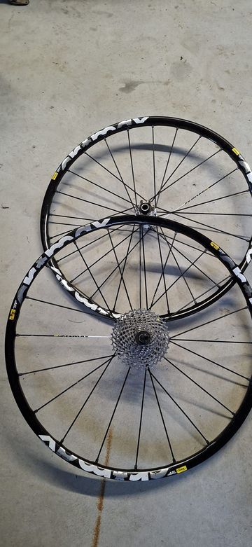 Used Mavic Crossmax ST 29 No Boost bike — image 1 of 4