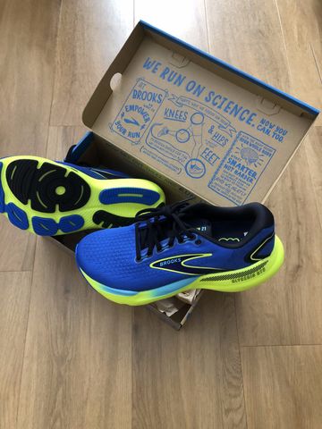 Used Brooks Adrenaline GTS 21 Running Shoes