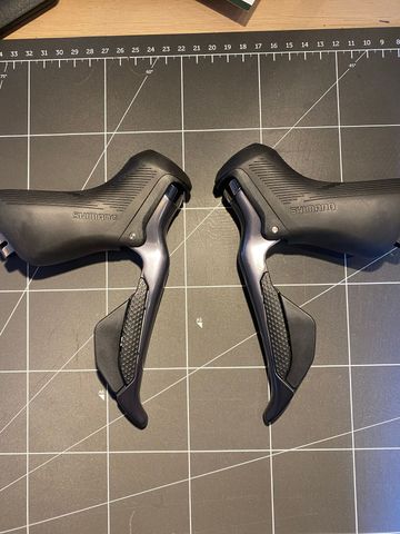 Used Shimano ULTEGRA DI2 R8150 2026 Drivetrain & Pedals
