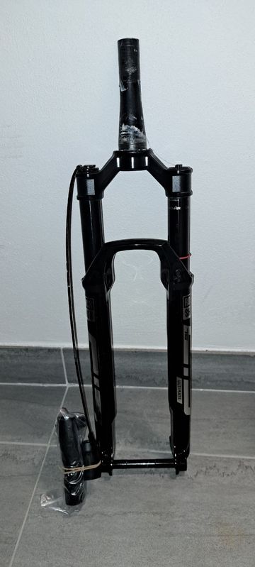 Used RockShox Front Fork 2025 bike — image 7 of 7