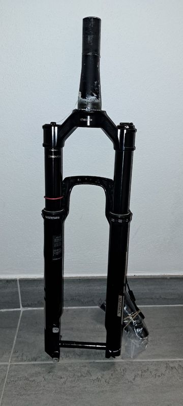 Used RockShox Front Fork 2025 bike — image 5 of 7