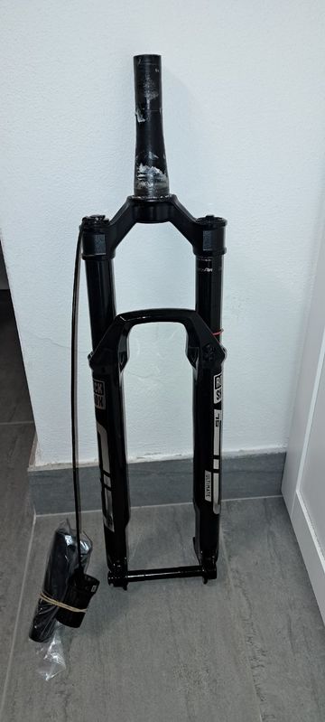 Used RockShox Front Fork 2025 bike — image 3 of 7