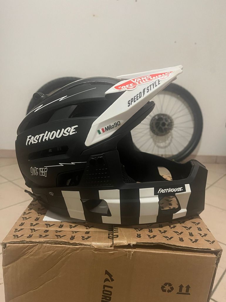 Used Bell Super Air R 2023 bike — image 1 of 6
