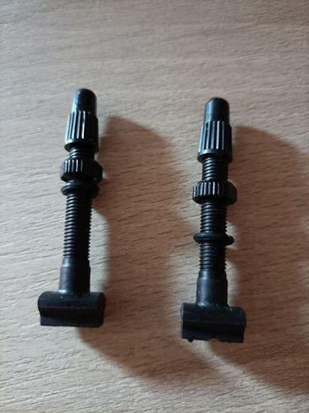 Used Frm Valvula Tubeless bike — image 3 of 3