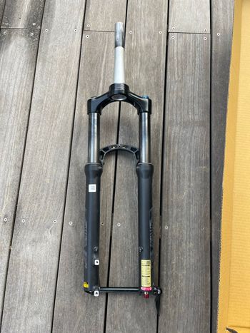 Used Sr Suntour xcr 34mm 2025 bike — image 3 of 12