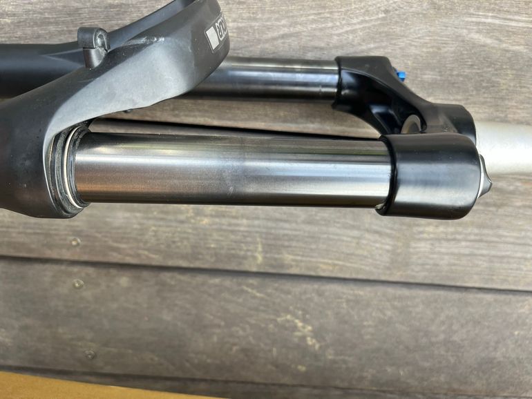Used Sr Suntour xcr 34mm 2025 bike — image 7 of 12