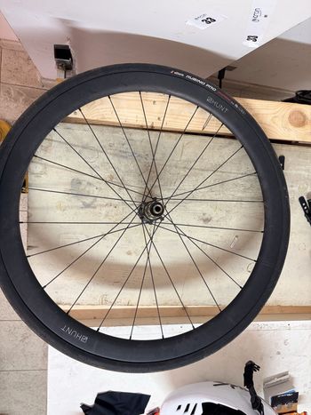 Used Hunt 40 Carbon Aero Disc 2023 bike — image 12 of 15