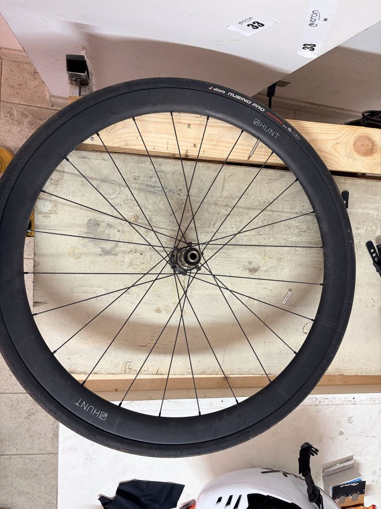 Used Hunt 40 Carbon Aero Disc 2023 bike — image 12 of 15
