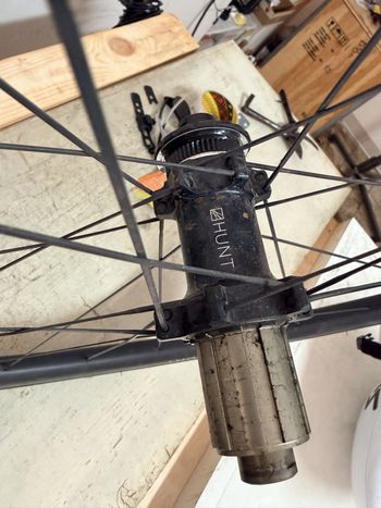 Used Hunt 40 Carbon Aero Disc 2023 bike — image 15 of 15