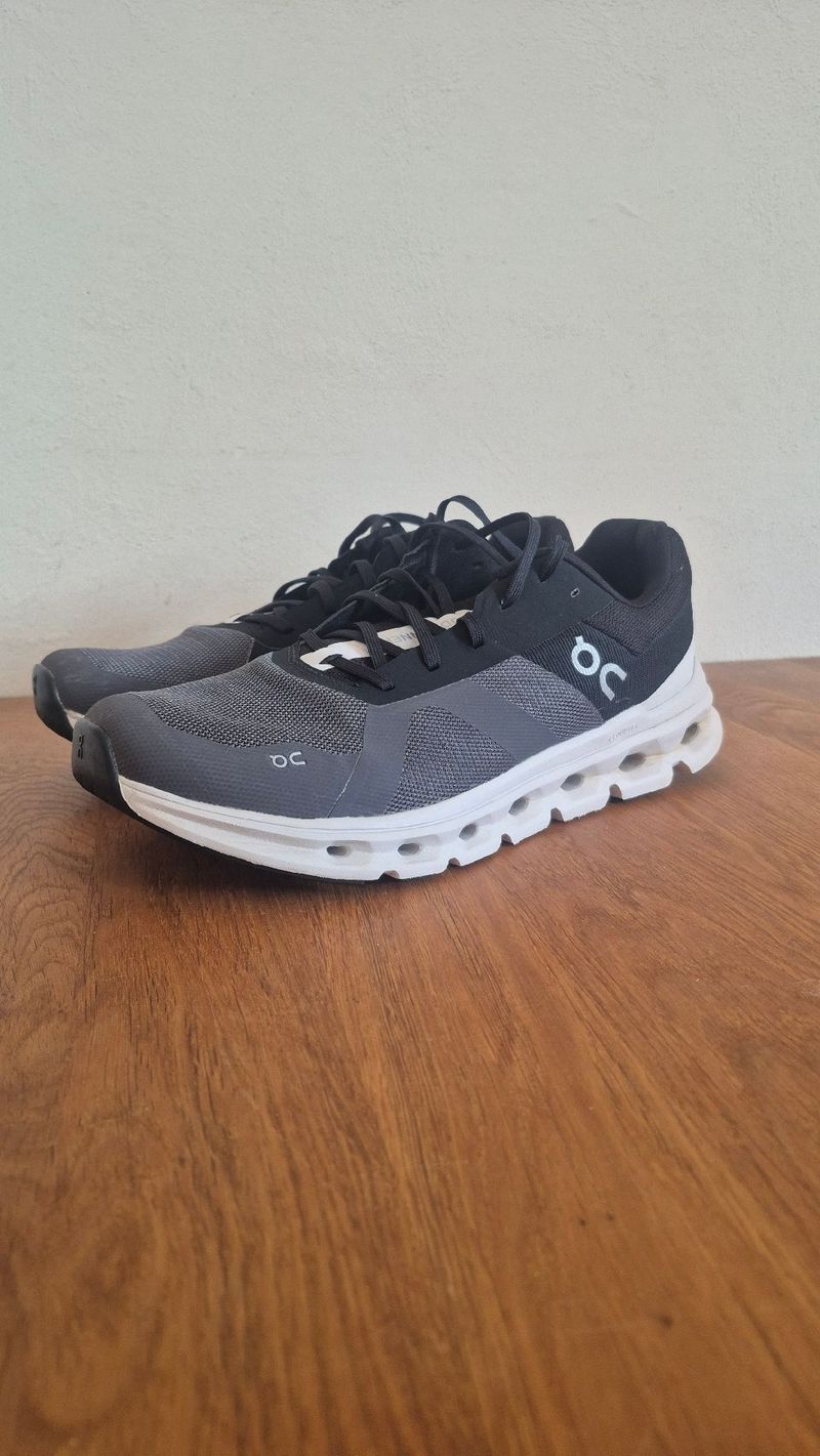 On Running Cloudrunner Running Shoes d'occasion