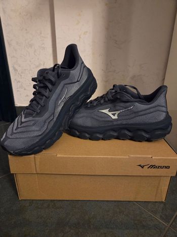 Used Mizuno Wave Horizon 9 2026 bike — image 5 of 6