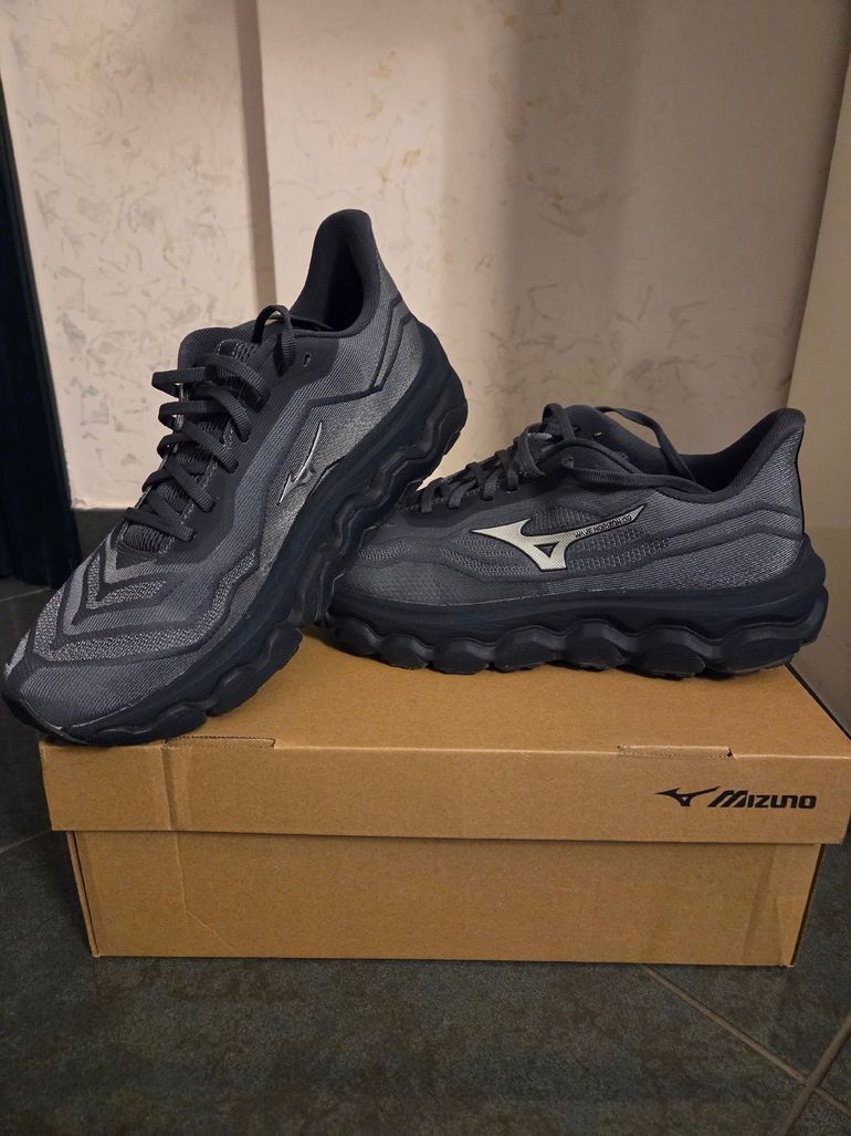 Used Mizuno Wave Horizon 9 2026 bike — image 5 of 6